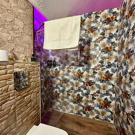 Window In The Stone 3*