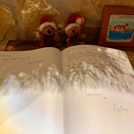 Window In The Stone 3*