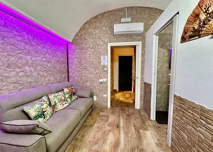 Window In The Stone Affittacamere Napoli