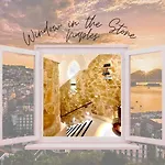 Window In The Stone 4* Неаполь