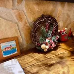 Window In The Stone 4* Неаполь