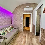 Window In The Stone Гостевой дом Неаполь