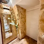 Window In The Stone 4* Неаполь