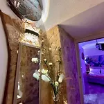 Window In The Stone Гостевой дом