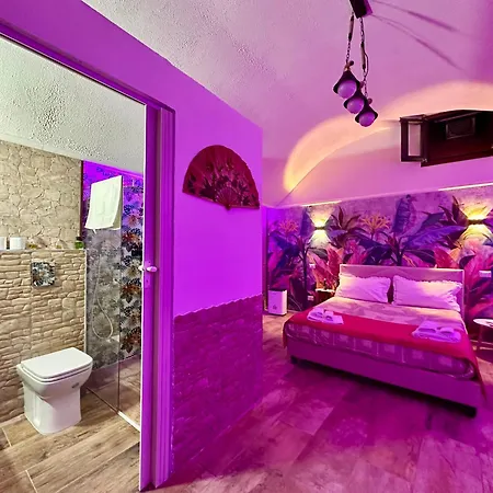 Window In The Stone 나폴리